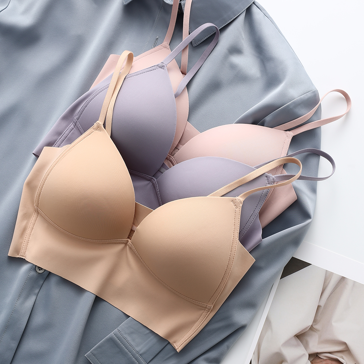 日本背心式bra无痕一体式细带内衣薄款大胸显小无钢圈聚拢文胸罩