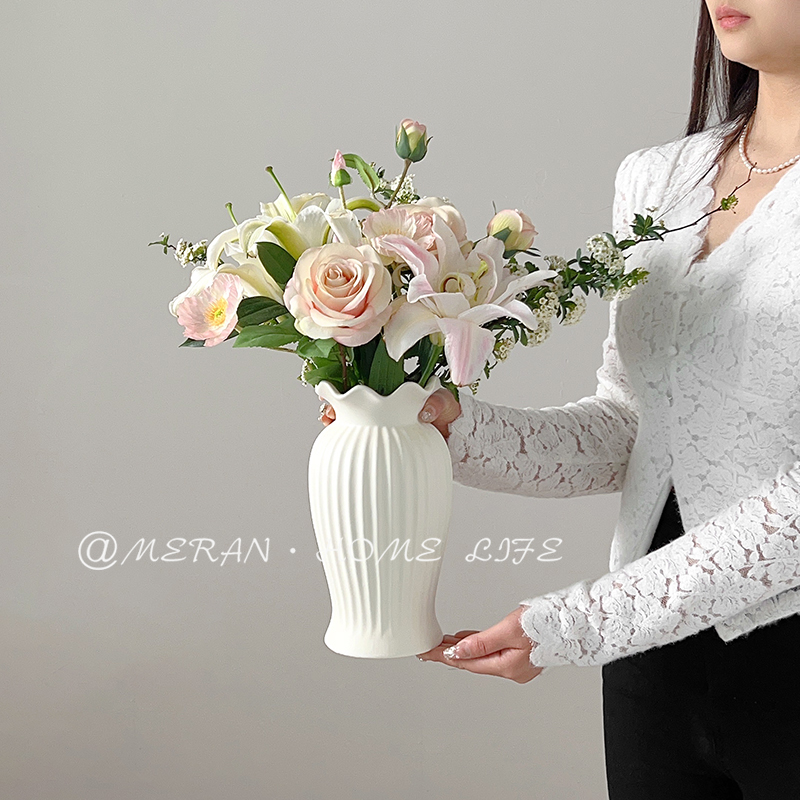 小众简约现代白色陶瓷花瓶高级感水养插花鲜花客厅桌面装饰品摆件