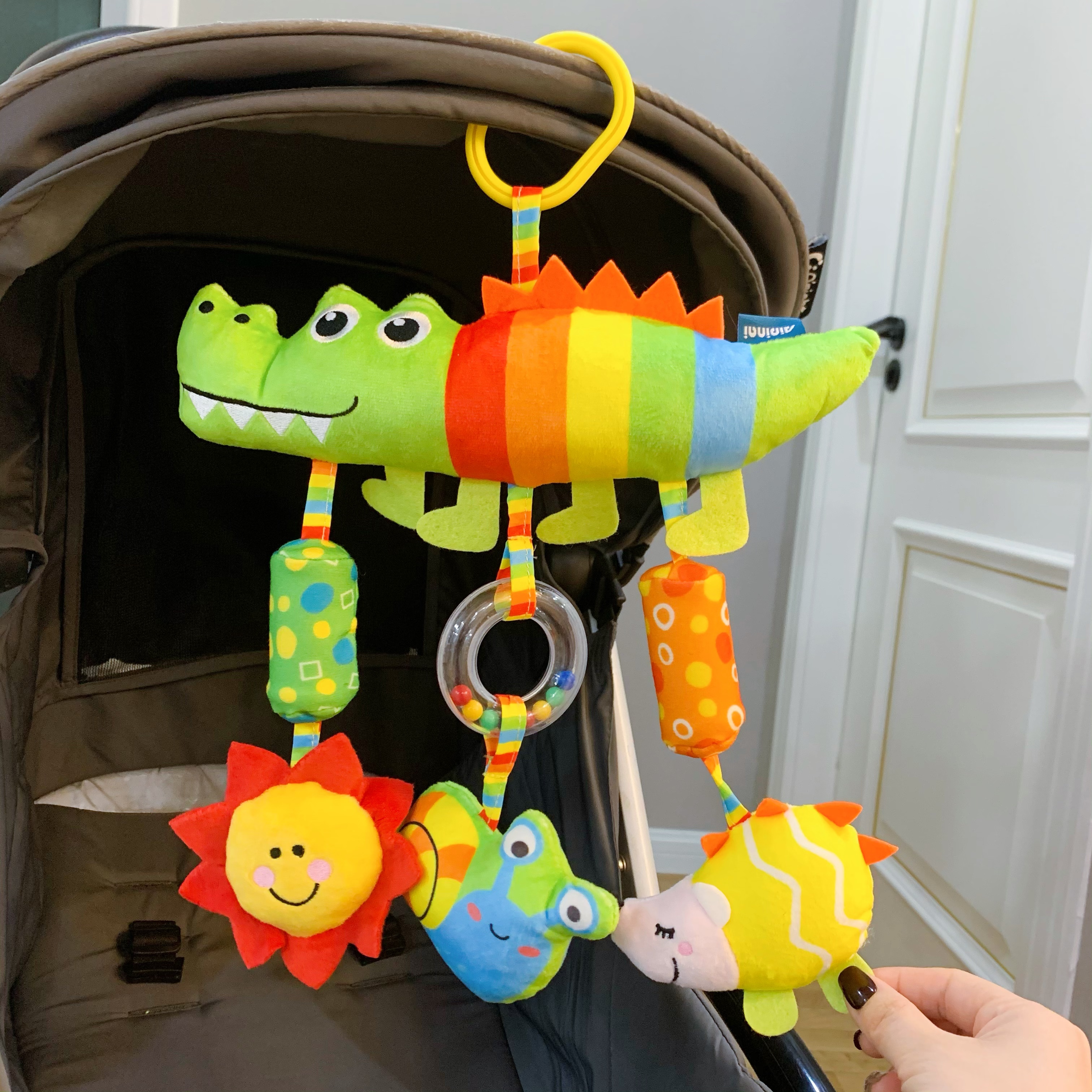 婴儿玩具推车挂件彩虹床铃安抚0到1岁3到6个月新生宝宝摇铃彩色