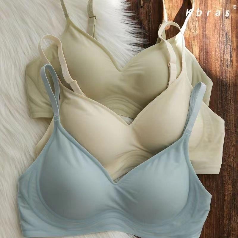 日本牛奶丝无痕无钢圈内衣女聚拢大胸显小3D软支撑睡眠少女文胸罩