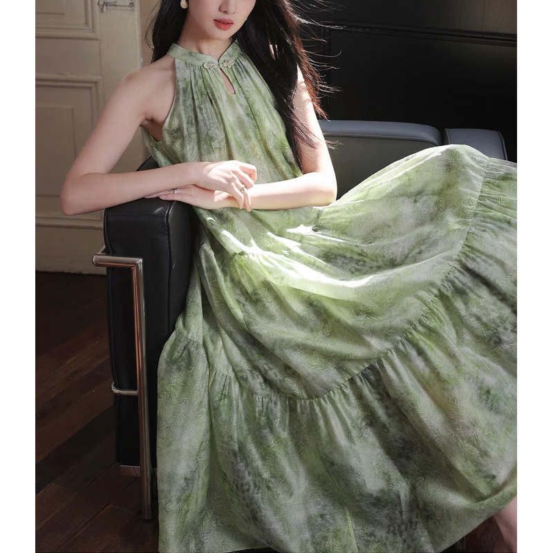 【一枝春】新中式国风挂脖连衣裙女薄荷曼波风碎花裙绿色气质长裙
