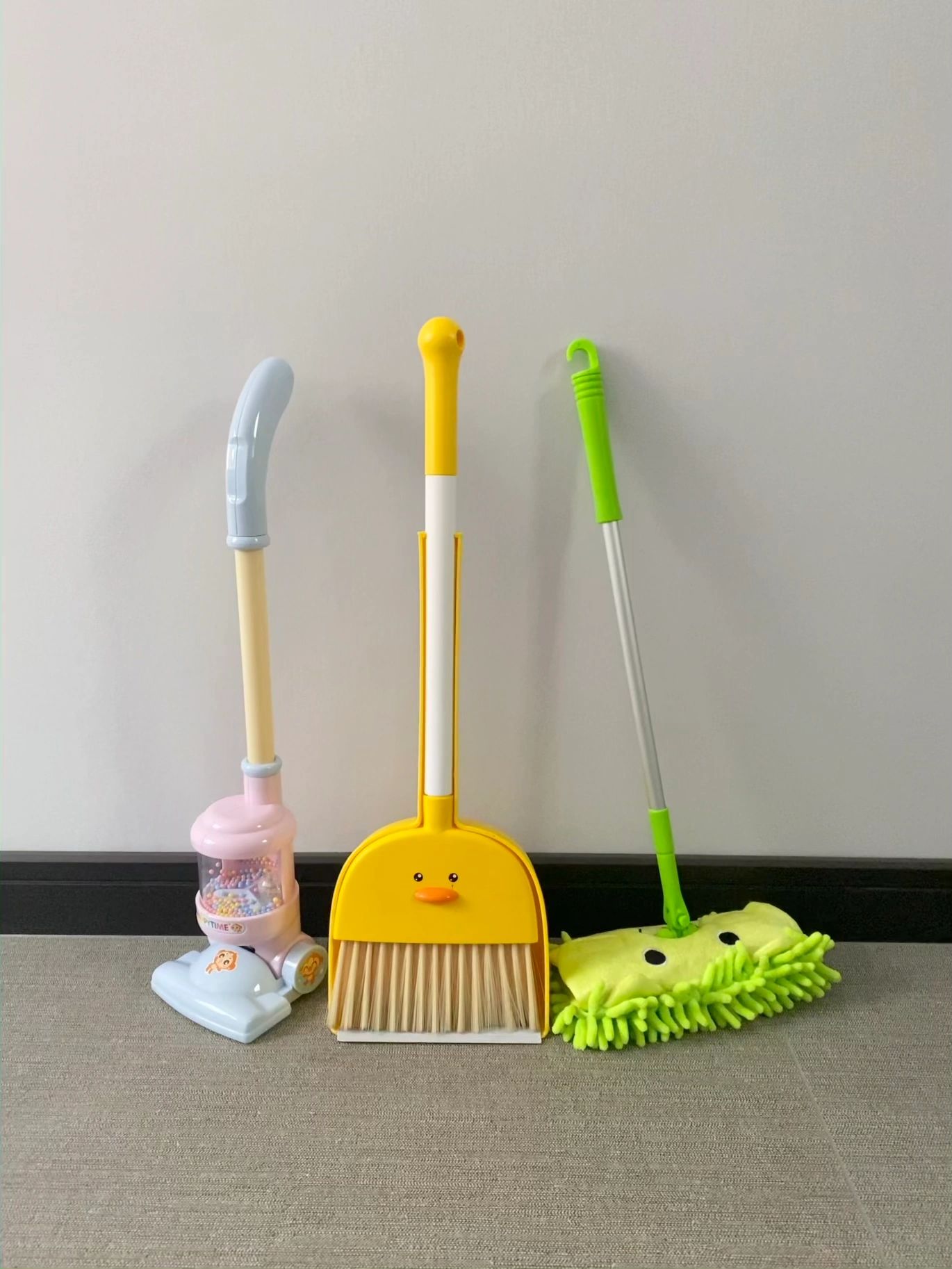 逸捷家居日用儿童扫把拖把簸箕三件套蛋黄鸭扫帚吸尘器宝宝玩具装