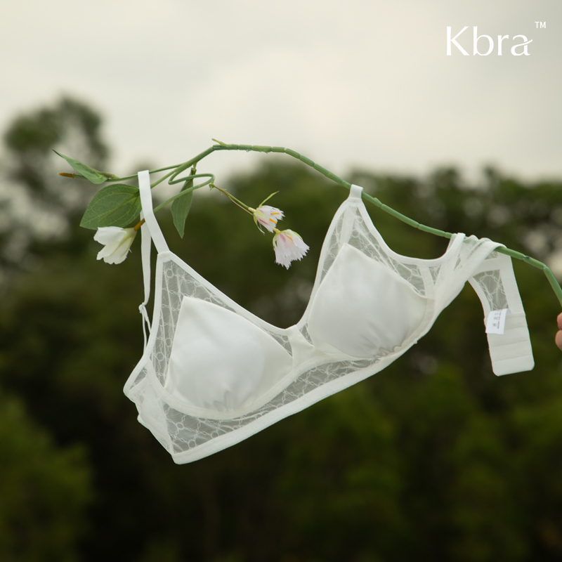 Kbra含93%真丝超薄内衣女法式蕾丝三角杯大胸显小无钢圈光面文胸