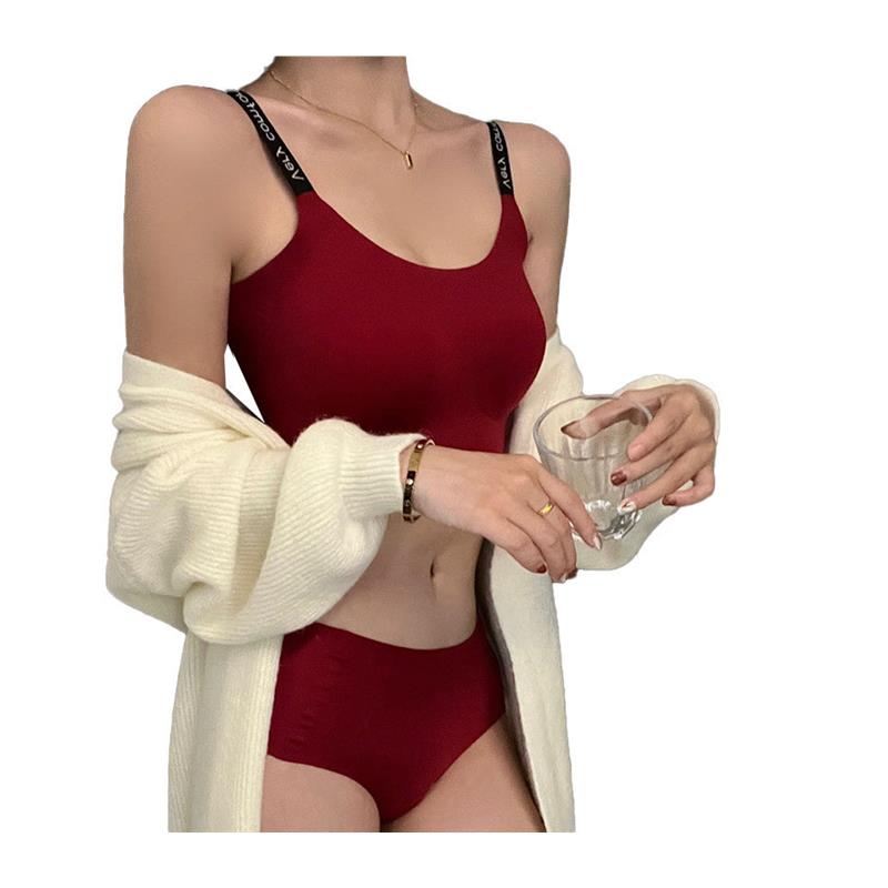 新款果冻承托力套装内衣女士无痕英文带裸感乳胶大红色大码文胸罩